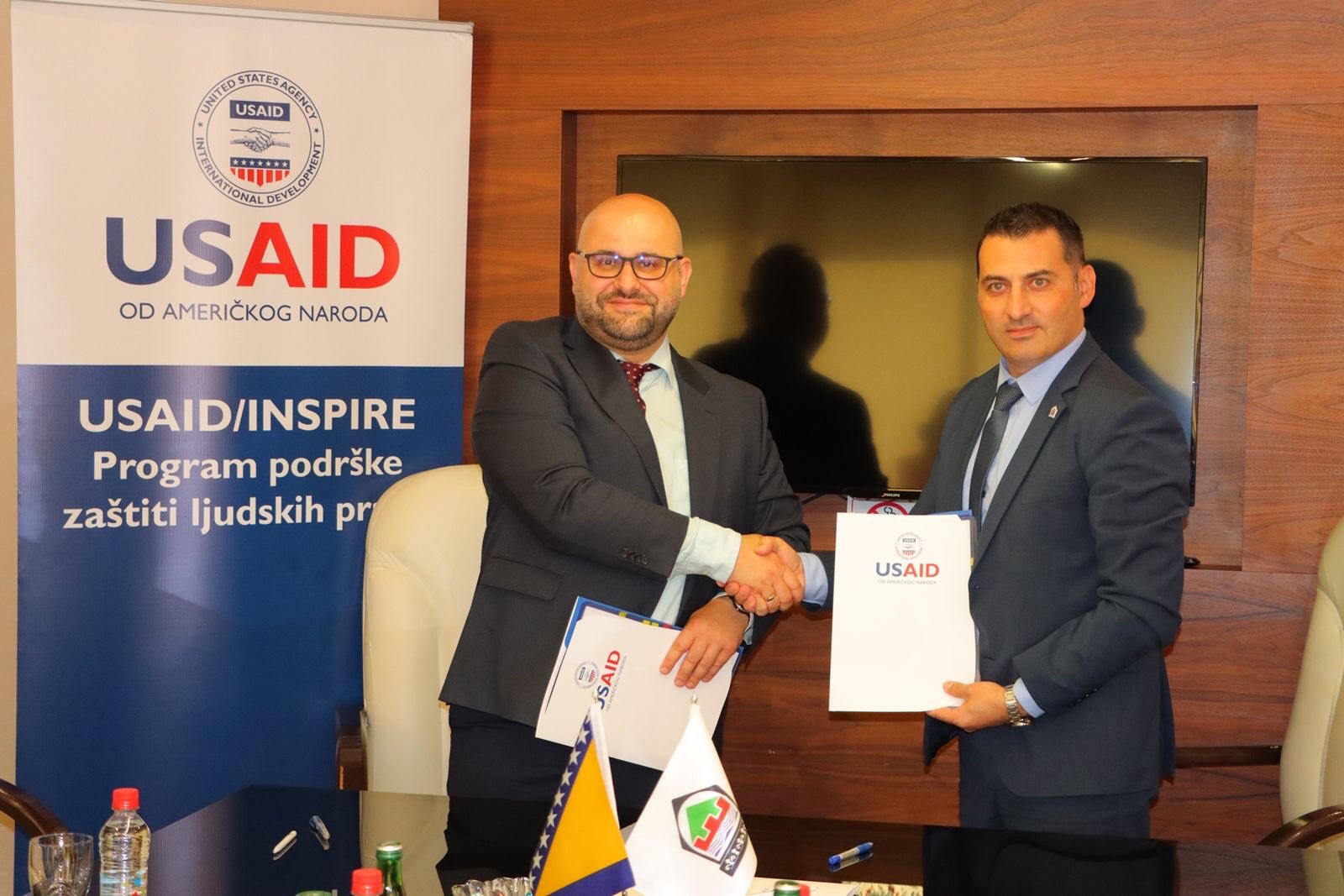 Po 8.000 KM za poslovne planove 8 žena iz Kaknja: Načelnik Općine Kakanj Mirnes Bajtarević donio Odluku o dodjeli sredstava za finansiranje biznisa marginalizirane grupe žena